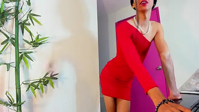 CharlotteLauren online show from February 13, 8:24 pm