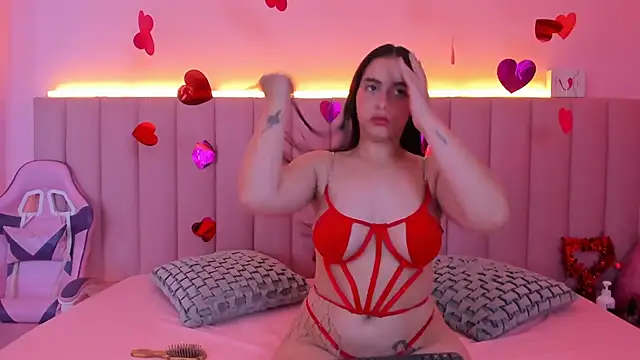 Snapshot of SophieRoyals chatting on February 12, 1:06 pm SophieRoyals online show from February 12, 1:06 pm