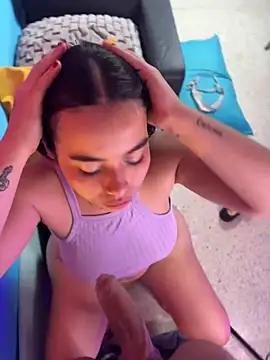 Snapshot of SophieRoyals chatting on March 8, 4:28 pm SophieRoyals online show from March 8, 4:28 pm