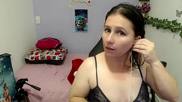 victoria jones online show from December 18, 7:52 pm