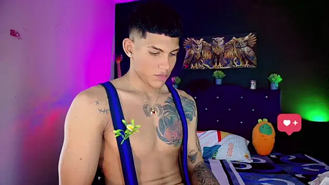 Damian latinxxx online show from February 26, 9:10 am