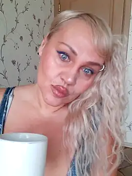 IsabellaBoni online show from February 18, 7:37 am