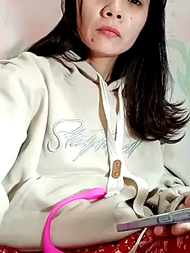Snapshot of Cute20love20 chatting on December 15, 12:29 am Cute20love20 online show from December 15, 12:29 am