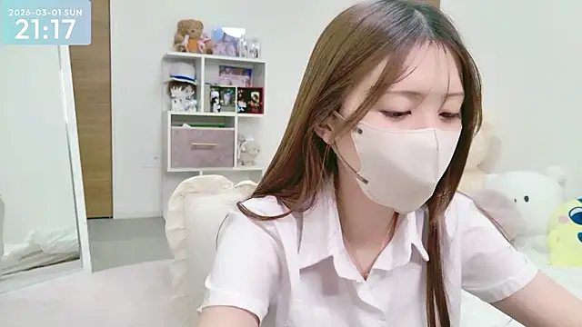 Snapshot of -SHINON- chatting on March 1, 12:18 pm -SHINON- online show from March 1, 12:18 pm