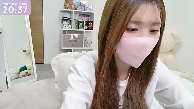 Snapshot of -SHINON- chatting on March 15, 11:38 am -SHINON- online show from March 15, 11:38 am