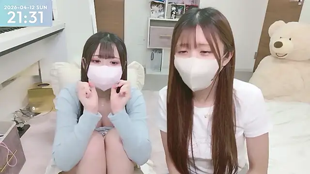 Snapshot of -SHINON- chatting on April 12, 12:32 pm -SHINON- online show from April 12, 12:32 pm