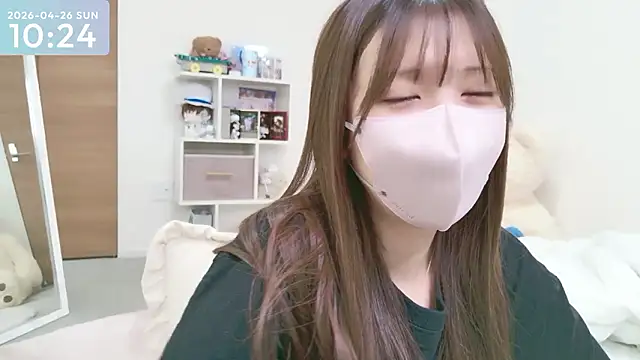 Snapshot of -SHINON- chatting on April 26, 1:25 am -SHINON- online show from April 26, 1:25 am