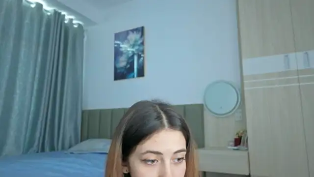 Snapshot of sweety_vikky chatting on May 26, 12:28 am sweety vikky online show from May 26, 12:28 am