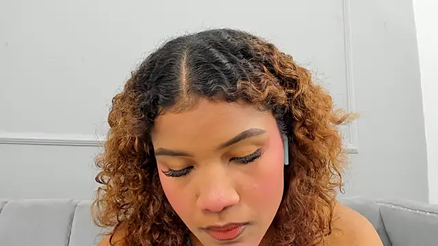 Isabellsmmith online show from January 5, 4:04 am