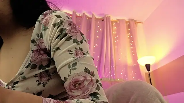Snapshot of Zara_dulce chatting on June 16, 1:03 pm Zara dulce online show from June 16, 1:03 pm