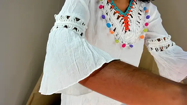 Snapshot of Ariella_Ruiz chatting on October 12, 12:04 pm Ariella Ruiz online show from October 12, 12:04 pm