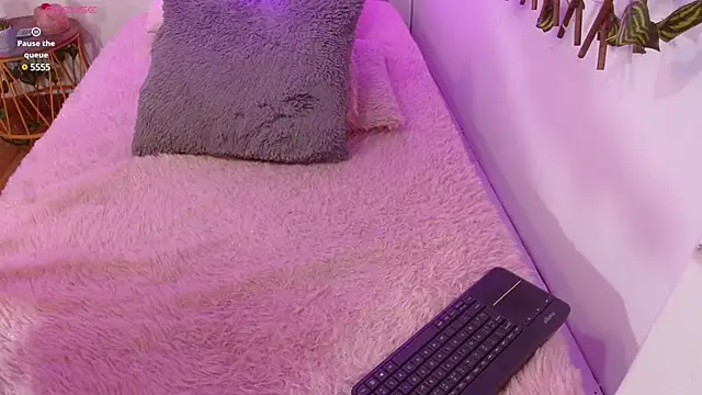 sweet blueberry  online show from March 7, 4:22 pm