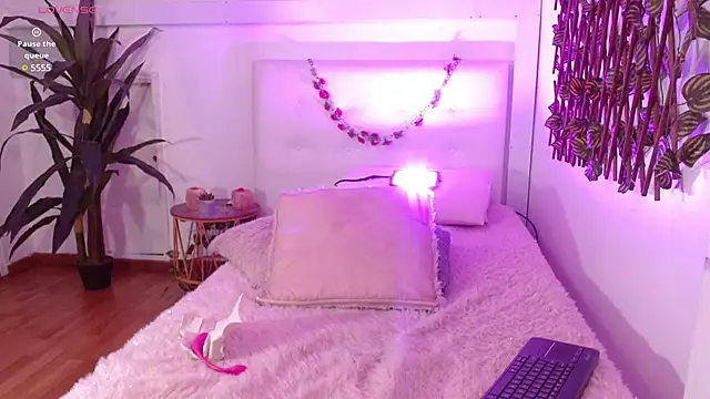sweet blueberry  online show from March 10, 4:46 pm