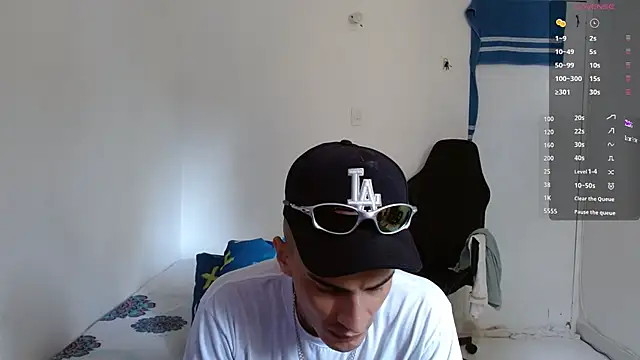 bray hotboy777 online show from September 26, 2:10 pm