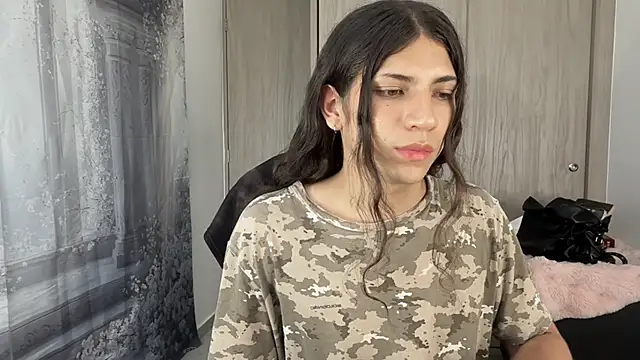 Snapshot of gabriel__manson chatting on November 11, 10:21 pm gabriel manson online show from November 11, 10:21 pm