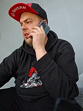 Snapshot of PupW0lfy chatting on December 18, 11:24 am PupW0lfy online show from December 18, 11:24 am