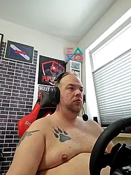 Snapshot of PupW0lfy chatting on January 5, 9:48 am PupW0lfy online show from January 5, 9:48 am