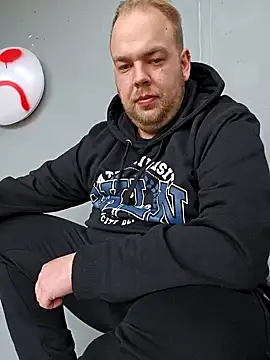 Snapshot of PupW0lfy chatting on January 9, 11:36 am PupW0lfy online show from January 9, 11:36 am