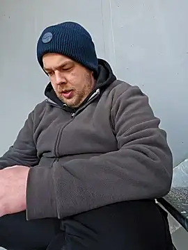 Snapshot of PupW0lfy chatting on January 10, 11:33 am PupW0lfy online show from January 10, 11:33 am