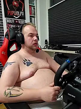 Snapshot of PupW0lfy chatting on January 11, 5:07 pm PupW0lfy online show from January 11, 5:07 pm