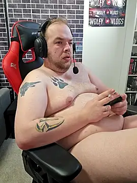 Snapshot of PupW0lfy chatting on January 19, 7:36 am PupW0lfy online show from January 19, 7:36 am