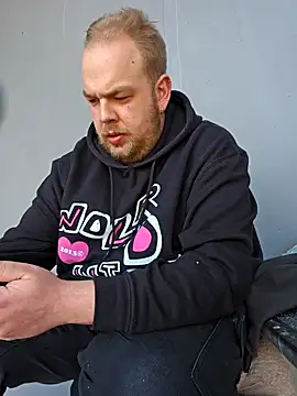 Snapshot of PupW0lfy chatting on January 21, 11:46 am PupW0lfy online show from January 21, 11:46 am