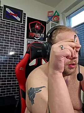 Snapshot of PupW0lfy chatting on January 21, 3:54 pm PupW0lfy online show from January 21, 3:54 pm