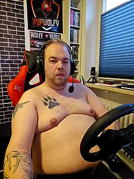 Snapshot of PupW0lfy chatting on February 2, 7:30 am PupW0lfy online show from February 2, 7:30 am