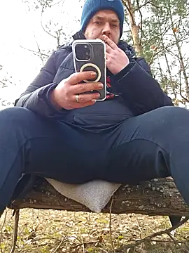 Snapshot of PupW0lfy chatting on February 4, 11:27 am PupW0lfy online show from February 4, 11:27 am