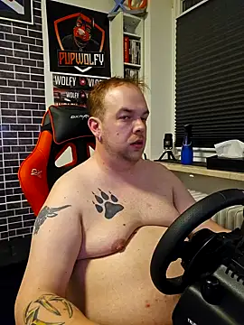 Snapshot of PupW0lfy chatting on March 18, 6:59 pm PupW0lfy online show from March 18, 6:59 pm