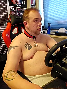 Snapshot of PupW0lfy chatting on March 19, 5:06 pm PupW0lfy online show from March 19, 5:06 pm