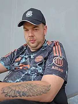 Snapshot of PupW0lfy chatting on September 15, 10:15 am PupW0lfy online show from September 15, 10:15 am