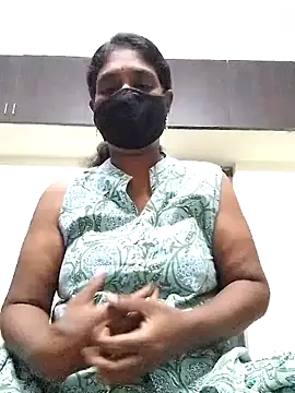 Snapshot of Tamil--Rani chatting on December 12, 12:55 pm Tamil--Rani online show from December 12, 12:55 pm