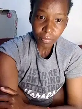 Snapshot of Claris2 chatting on February 15, 7:10 pm Claris2 online show from February 15, 7:10 pm