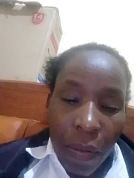 Snapshot of Claris2 chatting on March 27, 9:36 pm Claris2 online show from March 27, 9:36 pm