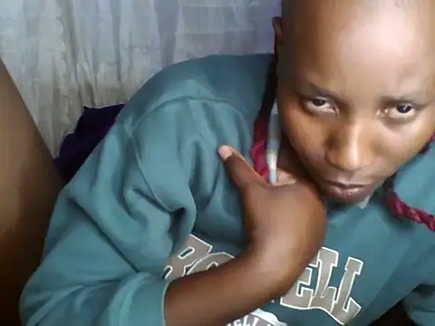 Snapshot of juiccypussy chatting on February 15, 6:43 am juiccypussy online show from February 15, 6:43 am