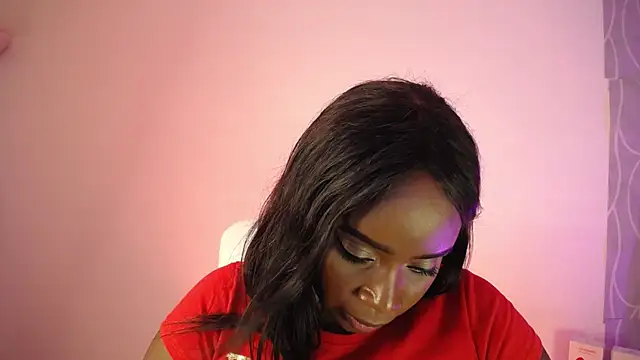 Snapshot of Britanymooree chatting on December 4, 4:10 am Britanymooree online show from December 4, 4:10 am