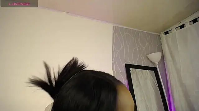 Snapshot of Britanymooree chatting on February 7, 9:37 pm Britanymooree online show from February 7, 9:37 pm