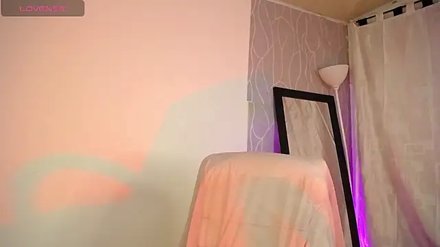 Snapshot of Britanymooree chatting on February 8, 12:38 am Britanymooree online show from February 8, 12:38 am