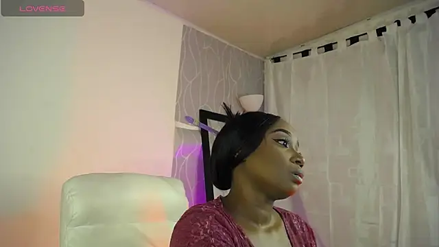 Snapshot of Britanymooree chatting on March 11, 8:42 pm Britanymooree online show from March 11, 8:42 pm