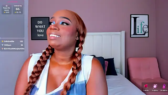 Snapshot of Britanymooree chatting on September 26, 7:51 pm Britanymooree online show from September 26, 7:51 pm