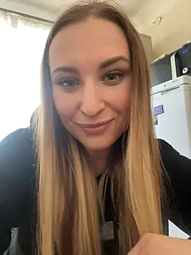 Snapshot of OlgaBuzzz chatting on February 14, 6:56 am OlgaBuzzz online show from February 14, 6:56 am