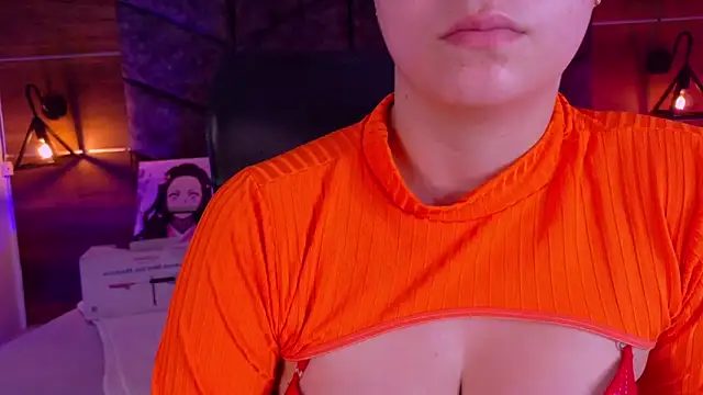 Snapshot of AmbarHills_1 chatting on November 5, 11:32 am AmbarHills 1 online show from November 5, 11:32 am