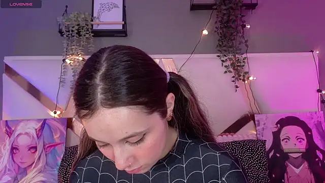 Snapshot of AmbarHills_1 chatting on November 8, 11:54 am AmbarHills 1 online show from November 8, 11:54 am