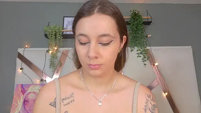 Snapshot of AmbarHills_1 chatting on November 15, 11:29 am AmbarHills 1 online show from November 15, 11:29 am