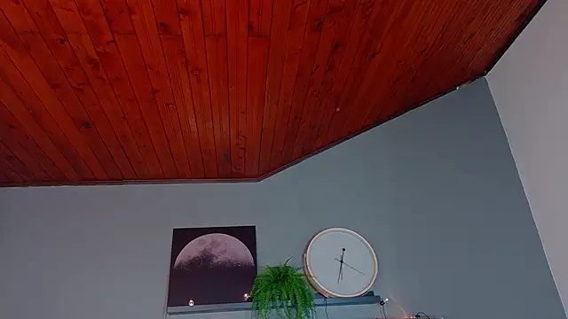 Snapshot of AmbarHills_1 chatting on December 3, 11:30 am AmbarHills 1 online show from December 3, 11:30 am