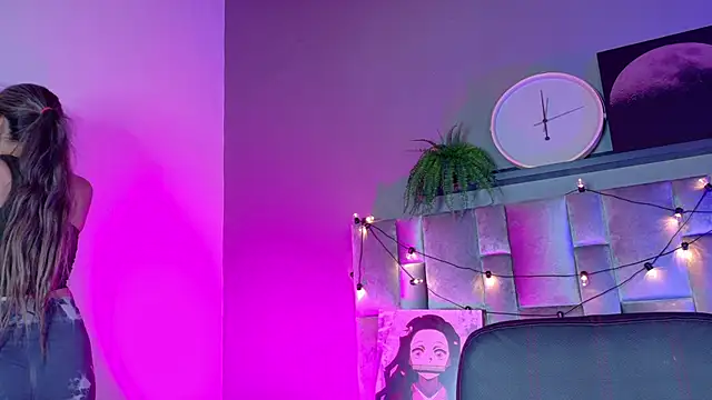 AmbarHills 1 online show from February 17, 11:40 am