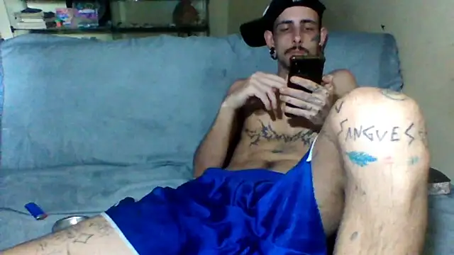 Snapshot of sellvageria chatting on November 5, 6:41 pm sellvageria online show from November 5, 6:41 pm