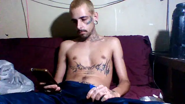 Snapshot of sellvageria chatting on December 4, 10:02 am sellvageria online show from December 4, 10:02 am