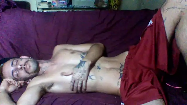 Snapshot of sellvageria chatting on December 13, 8:25 pm sellvageria online show from December 13, 8:25 pm